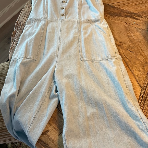 Old Navy Chambray Overalls Excellent Condition - Picture 2 of 9